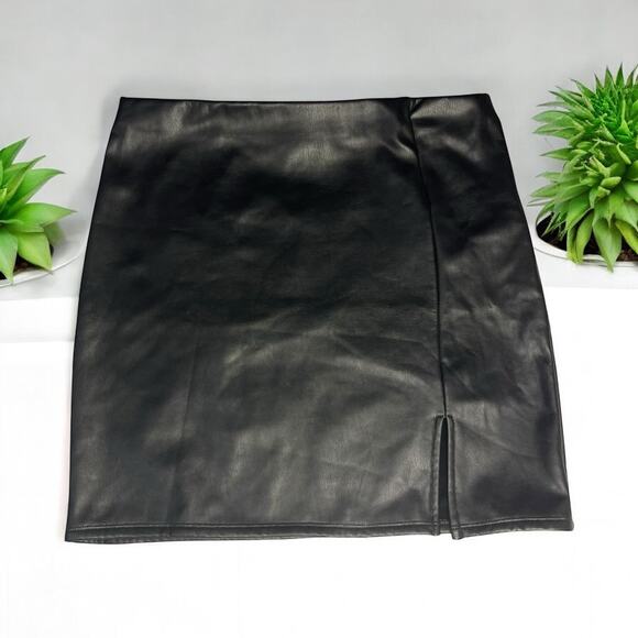Iris Black Faux Leather Mini Skirt with Front Slit - Women’s Size Large - Picture 1 of 7